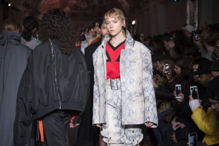 y_project_fallwinter2016_look_33
