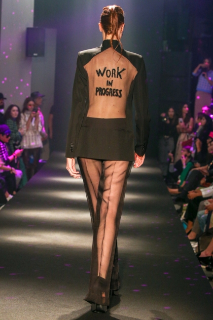 guy-laroche-ss19-look-26-back