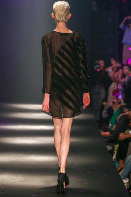 guy-laroche-ss19-look-28-back