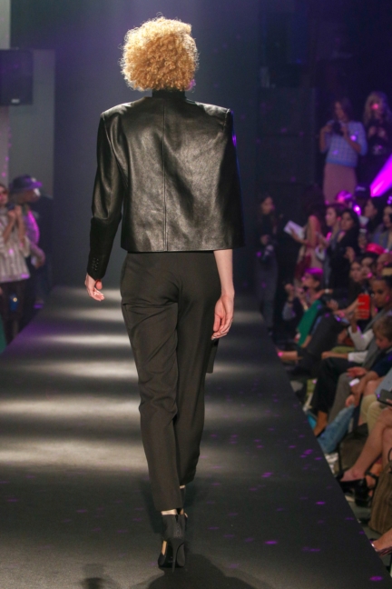 guy-laroche-ss19-look-29-back