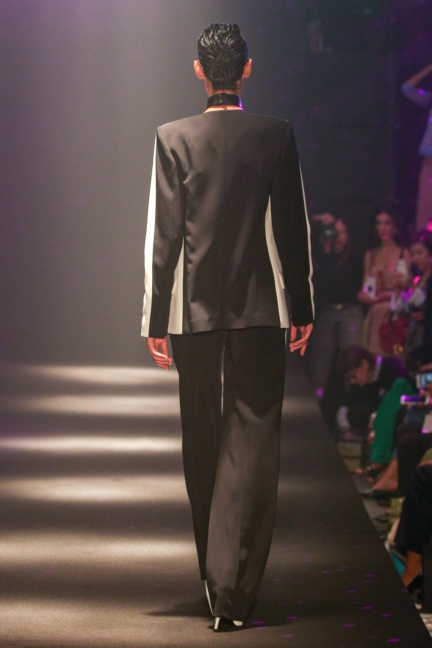 guy-laroche-ss19-look-4-back