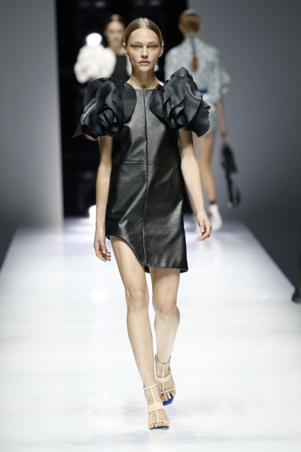 lanvin-paris-fashion-week-spring-summer-18-30