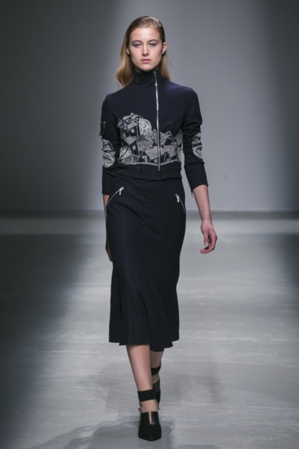 rahul-mishra-paris-fashion-week-autumn-winter-2015-14