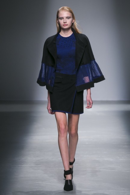 rahul-mishra-paris-fashion-week-autumn-winter-2015-17