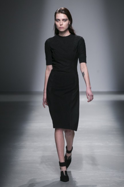 rahul-mishra-paris-fashion-week-autumn-winter-2015-22