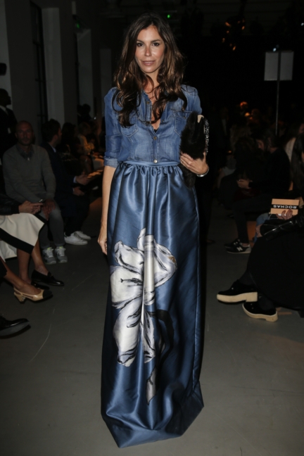 rochas_summer2016_front_row_07