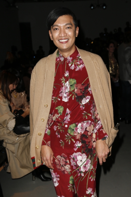 rochas_summer2016_front_row_09