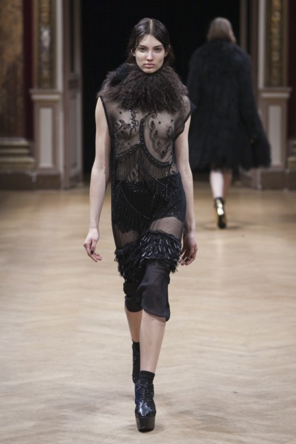 sharon-wauchob-rtw-fw14-paris-8404