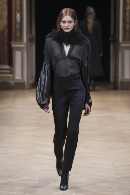sharon-wauchob-rtw-fw14-paris-8499