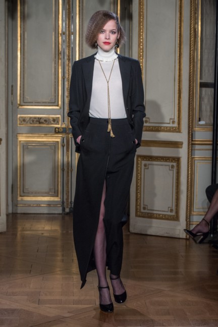 vanessa-seward-paris-fashion-week-autumn-winter-2015-25