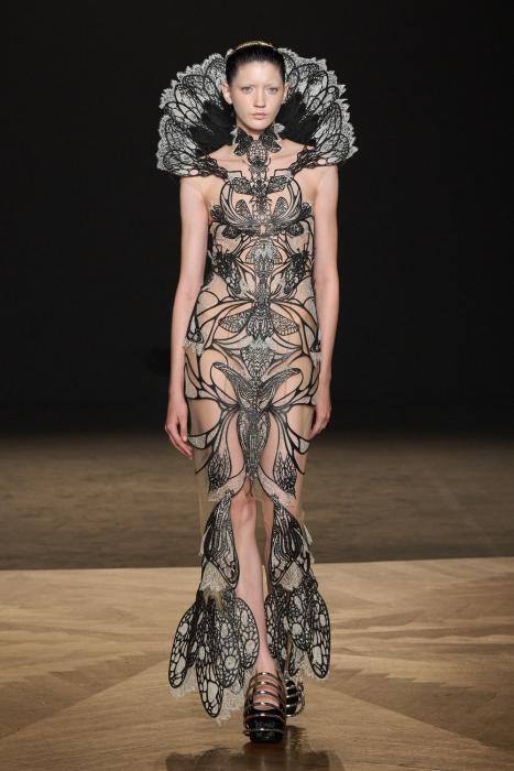 iris-van-herpen-aw-25-couture-14