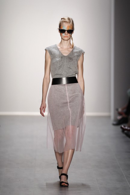 rebekka-ruetz-mercedes-benz-fashion-week-berlin-spring-summer-2015-18