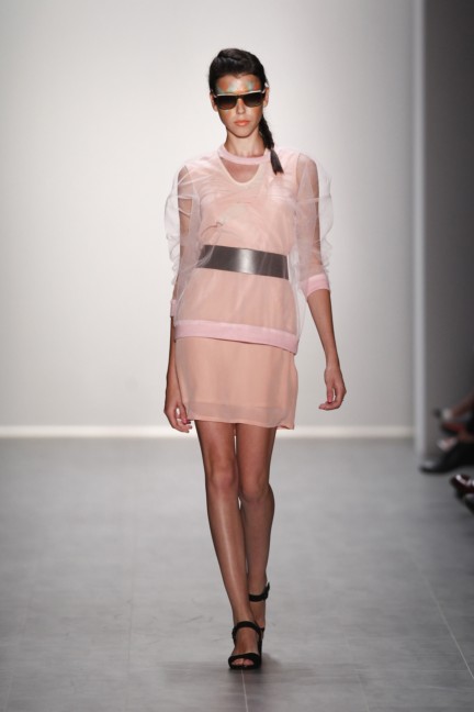 rebekka-ruetz-mercedes-benz-fashion-week-berlin-spring-summer-2015-19