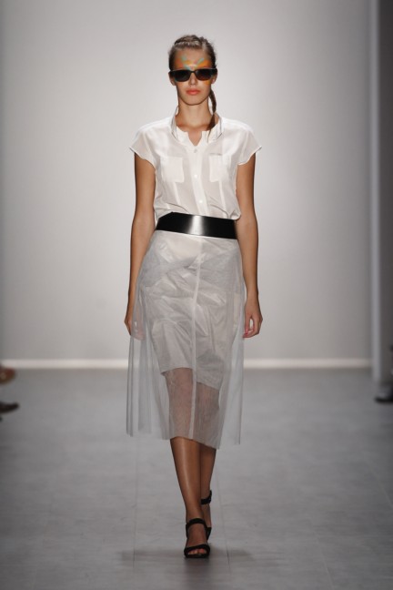 rebekka-ruetz-mercedes-benz-fashion-week-berlin-spring-summer-2015-24