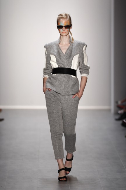 rebekka-ruetz-mercedes-benz-fashion-week-berlin-spring-summer-2015-30