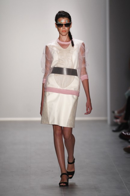 rebekka-ruetz-mercedes-benz-fashion-week-berlin-spring-summer-2015-31