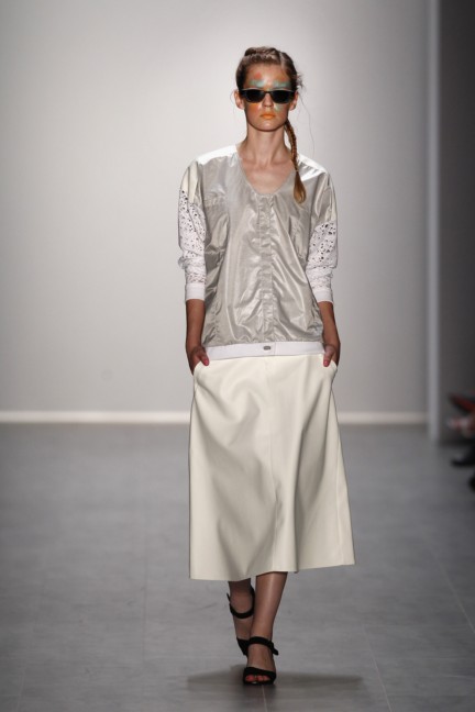 rebekka-ruetz-mercedes-benz-fashion-week-berlin-spring-summer-2015-33