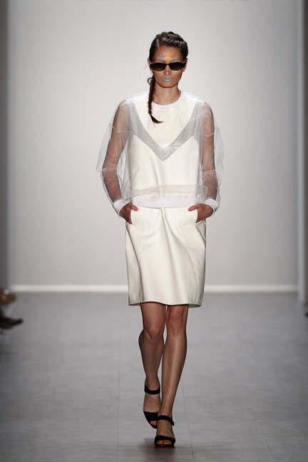 rebekka-ruetz-mercedes-benz-fashion-week-berlin-spring-summer-2015-35