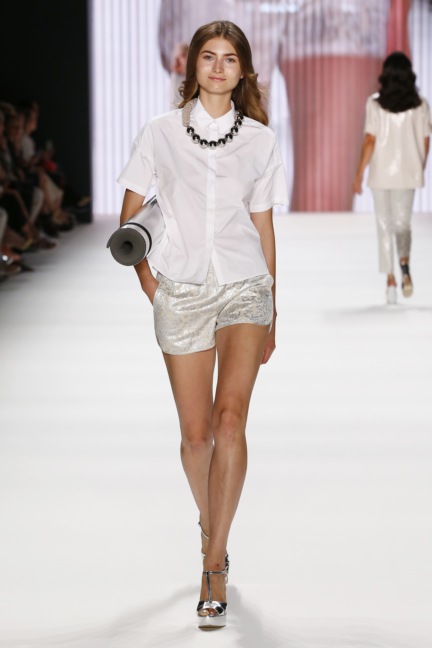 ss-2017_fashion-week-berlin_de_0011_riani_65491