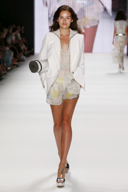 ss-2017_fashion-week-berlin_de_0022_riani_65480