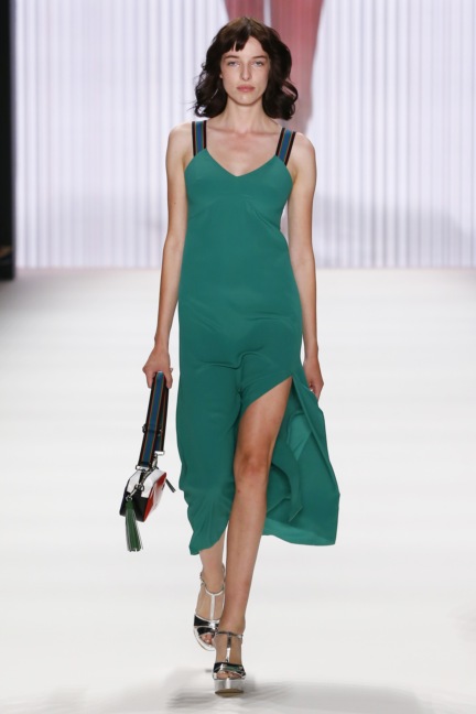 ss-2017_fashion-week-berlin_de_0030_riani_65472