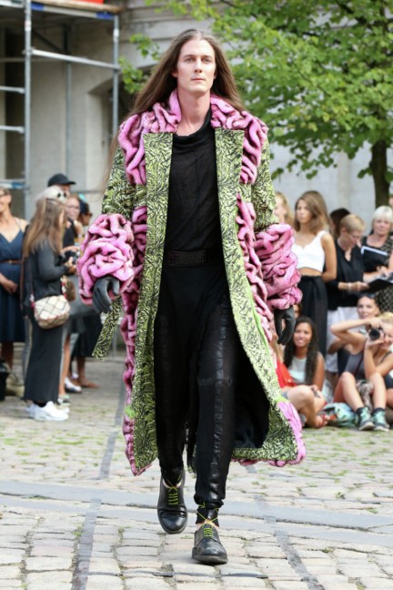 Royal-Danish-Academy-of-Fine-Arts-Copenhagen-Fashion-Week-Spring-Summer-2015-12