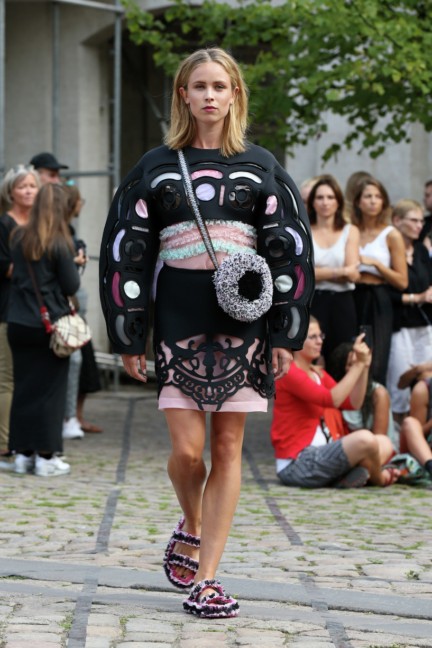 Royal-Danish-Academy-of-Fine-Arts-Copenhagen-Fashion-Week-Spring-Summer-2015-20
