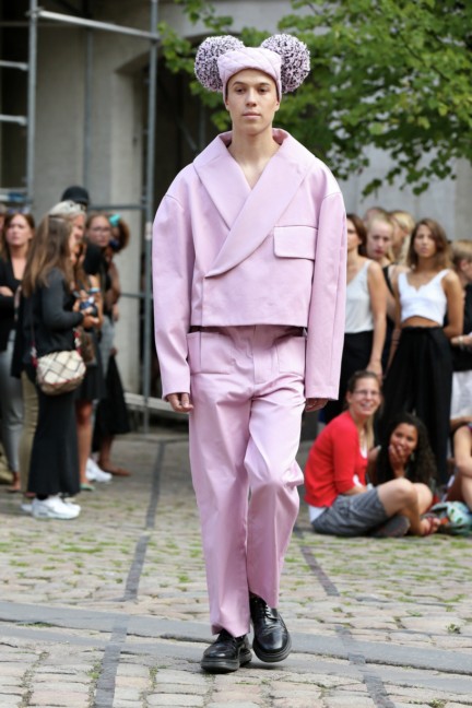 Royal-Danish-Academy-of-Fine-Arts-Copenhagen-Fashion-Week-Spring-Summer-2015-24