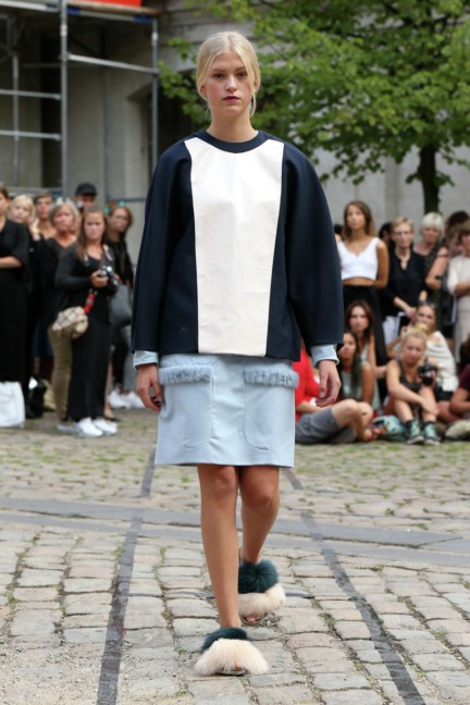 Royal-Danish-Academy-of-Fine-Arts-Copenhagen-Fashion-Week-Spring-Summer-2015-30