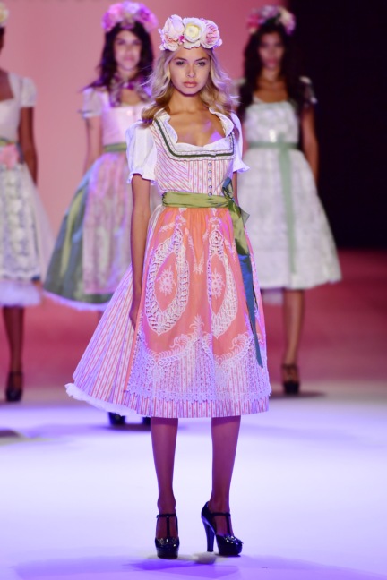 ss-2017_fashion-week-berlin_de_0004_sportalm_65603