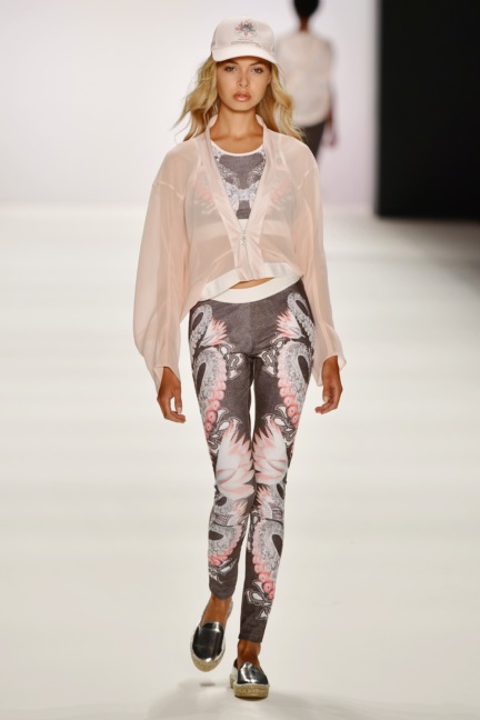 ss-2017_fashion-week-berlin_de_0028_sportalm_65579