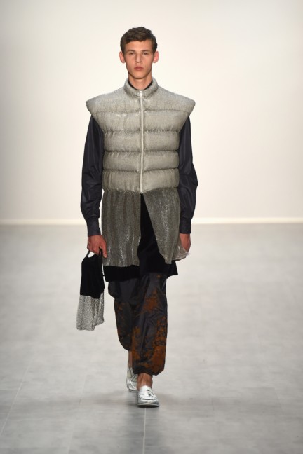 universitat-der-kunste-berlin-mercedes-benz-fashion-week-berlin-spring-summer-2015-10