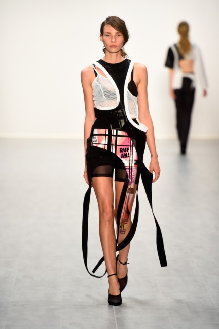 universitat-der-kunste-berlin-mercedes-benz-fashion-week-berlin-spring-summer-2015-111