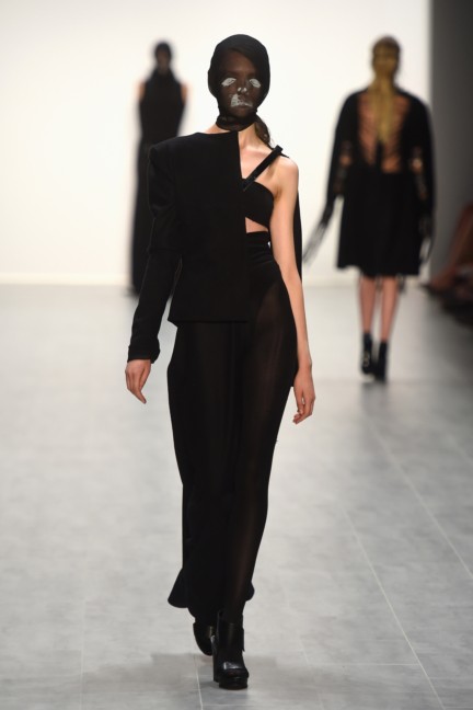 universitat-der-kunste-berlin-mercedes-benz-fashion-week-berlin-spring-summer-2015-20