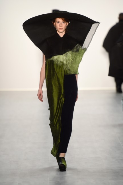 universitat-der-kunste-berlin-mercedes-benz-fashion-week-berlin-spring-summer-2015-25