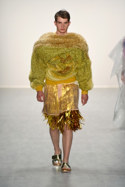 universitat-der-kunste-berlin-mercedes-benz-fashion-week-berlin-spring-summer-2015-30