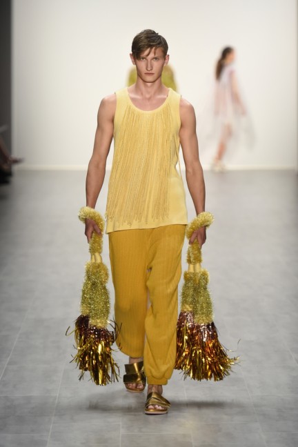 universitat-der-kunste-berlin-mercedes-benz-fashion-week-berlin-spring-summer-2015-31