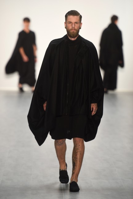universitat-der-kunste-berlin-mercedes-benz-fashion-week-berlin-spring-summer-2015-35