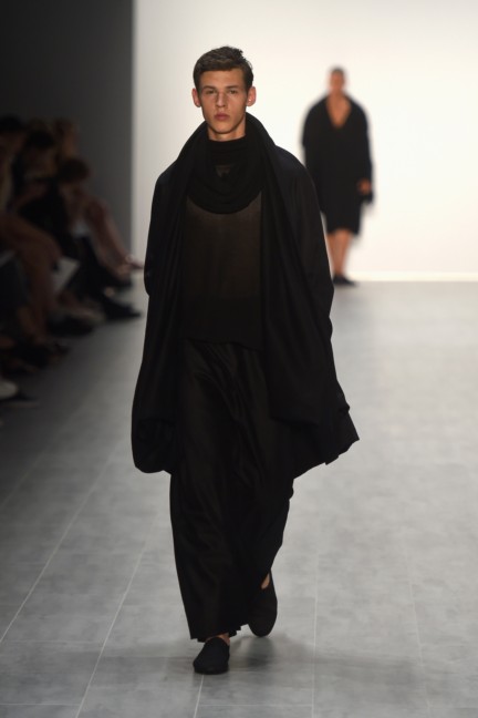 universitat-der-kunste-berlin-mercedes-benz-fashion-week-berlin-spring-summer-2015-37