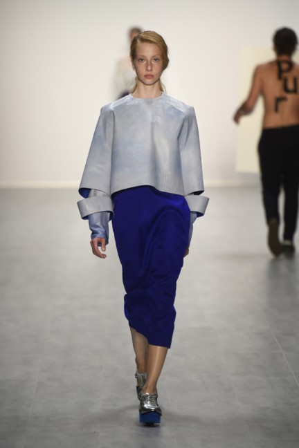 universitat-der-kunste-berlin-mercedes-benz-fashion-week-berlin-spring-summer-2015-43