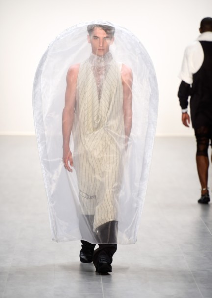 universitat-der-kunste-berlin-mercedes-benz-fashion-week-berlin-spring-summer-2015-54