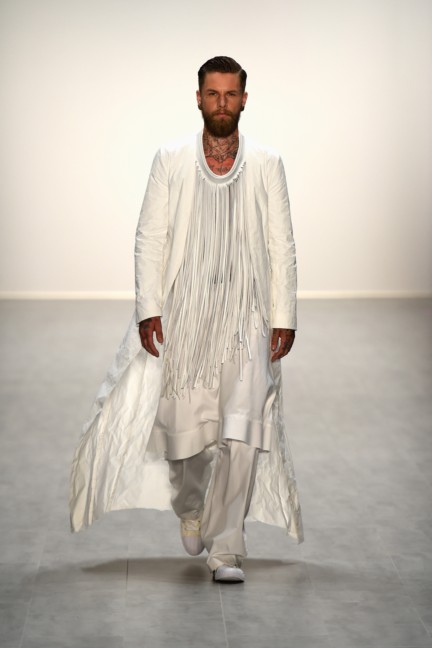 universitat-der-kunste-berlin-mercedes-benz-fashion-week-berlin-spring-summer-2015-60