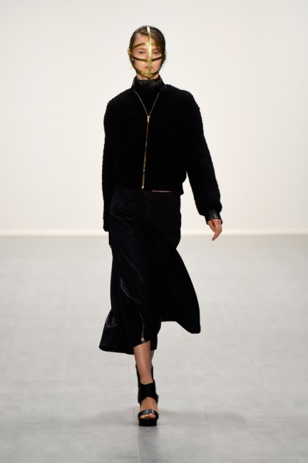 universitat-der-kunste-berlin-mercedes-benz-fashion-week-berlin-spring-summer-2015-86