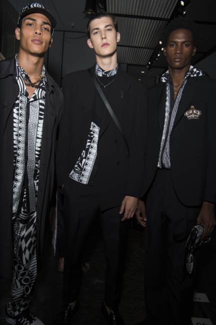 versace-milan-mens-ss-18-17