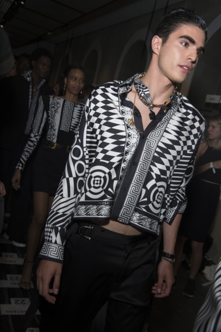 versace-milan-mens-ss-18-66