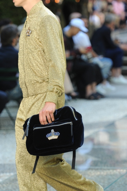 versace-milan-mens-ss-18-details-105