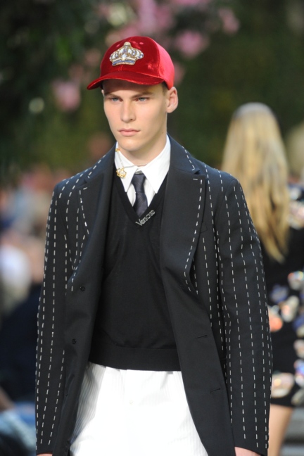 versace-milan-mens-ss-18-details-108