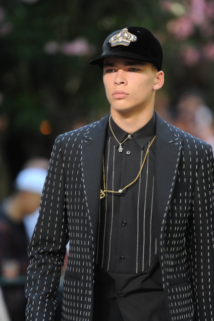 versace-milan-mens-ss-18-details-109