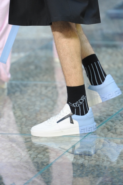 versace-milan-mens-ss-18-details-117
