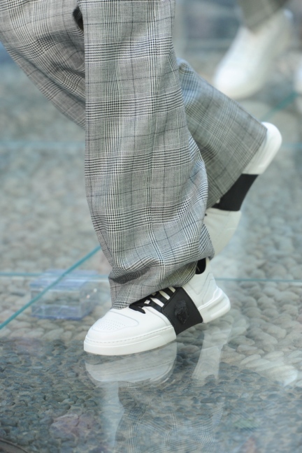 versace-milan-mens-ss-18-details-119